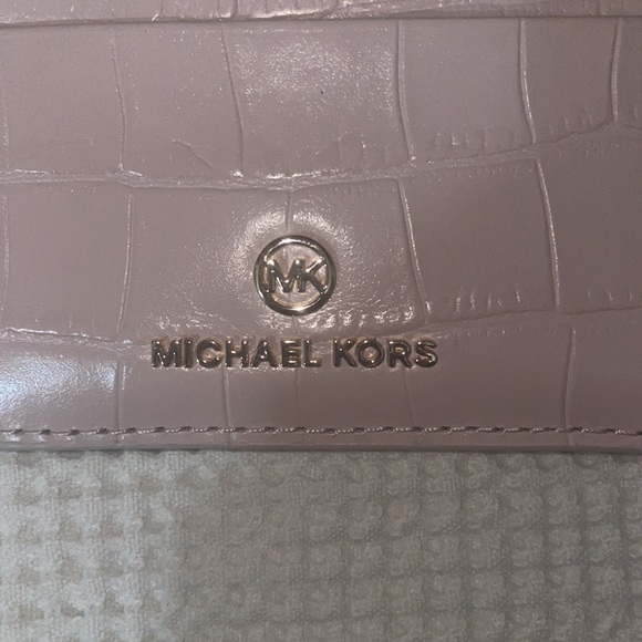 Used twice!! Michael Kors genuine leather small card wallet - Picture 3 of 6